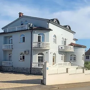 https://apartment-fabic.in-istria.net